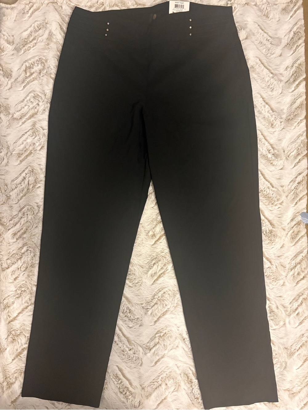 NWT JM Collection Rivet Pants Womens L Short Black Slim Leg Tummy Control